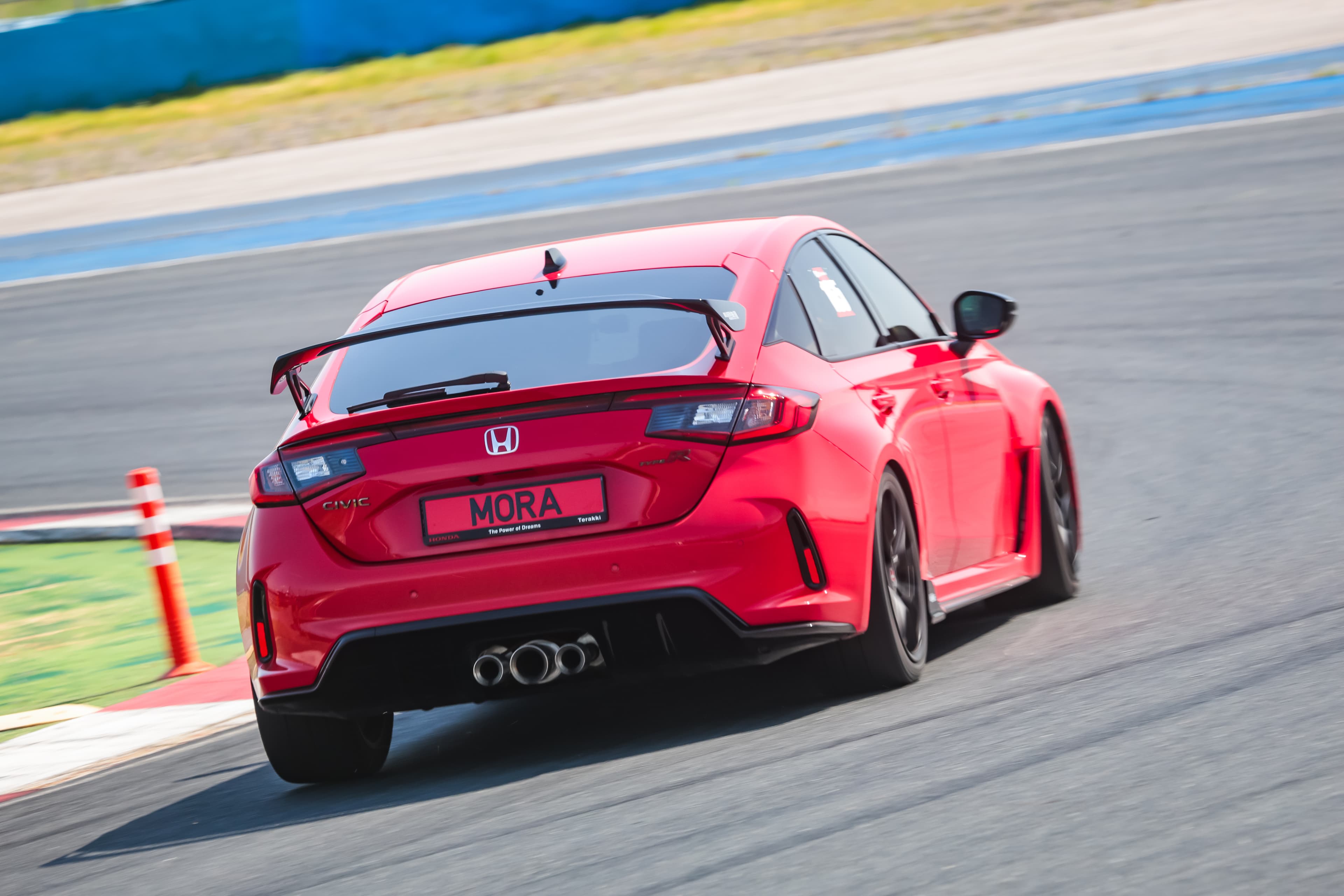 Honda Civic Type R arka açı pist fotoğrafı